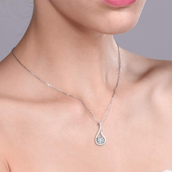 0.60ct Diamond Pendant Necklace Women Moissanite Silver 925 Gift Anniversary - Picture 3 of 4